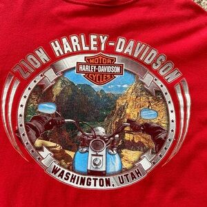 Harley Davidson motorcycles T-shirt, Washington, Utah in red. Men’s large.
